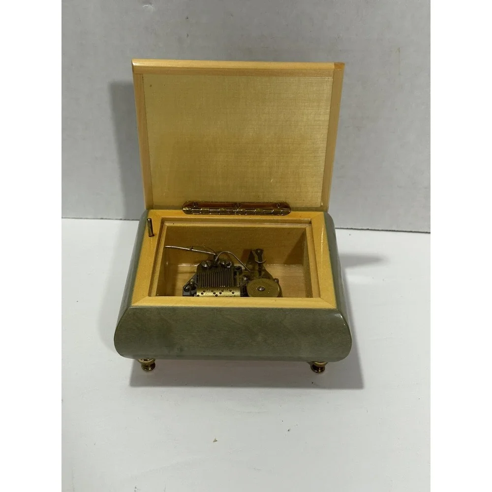 Vintage Wooden inlaid Made In Italy Footed Jewelry Music Box Romance Gorgeous